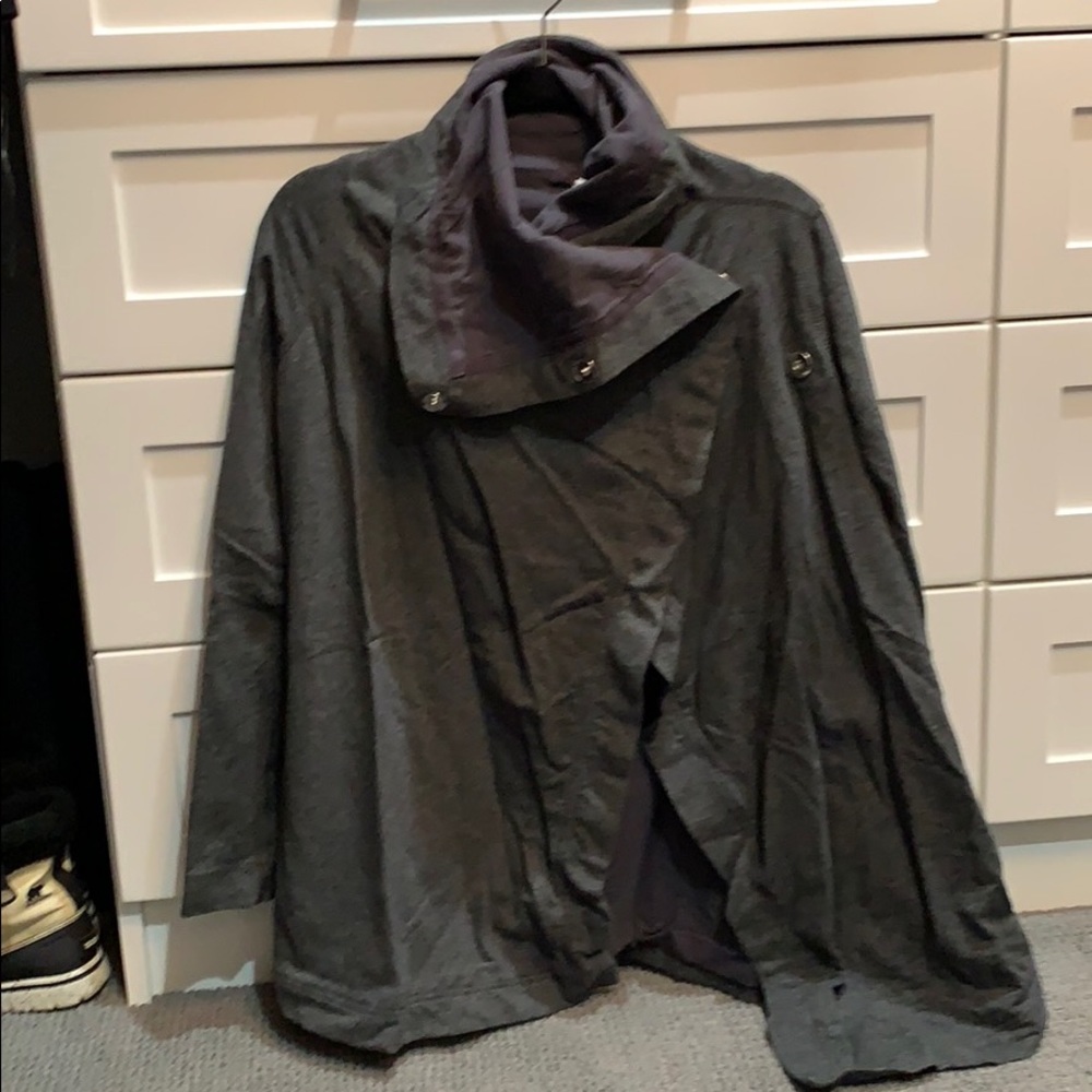 Lululemon sweatshirt